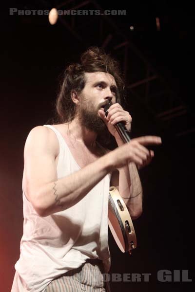 EDWARD SHARPE AND THE MAGNETIC ZEROS - 2013-07-08 - PARIS - Le Trianon - 